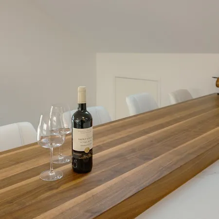 Penthouse Elegance Great View アパート